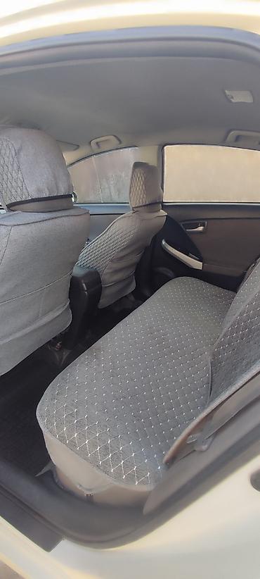 крышка багажника венто: Toyota Prius: 2015 г., 1.8 л, Вариатор, Гибрид, Хэтчбэк — 3