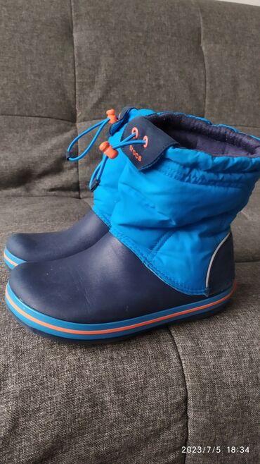 обувь мужская зима: Кроксы оргигинал производство Вьетнам.1500 т, осень,зима.качество