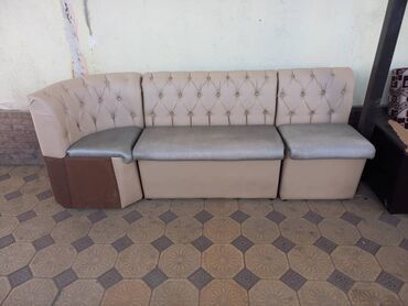угловую мебель: Бурчтук диван, Колдонулган