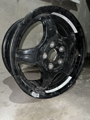 грузовик сапок: Литые Диски R 16 AMG, 1 шт, отверстий - 5, Б/у