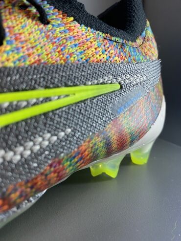 Бутсы: Футбольные бутсы Nike Phantom с серым вязаным верхом и яркими — 5