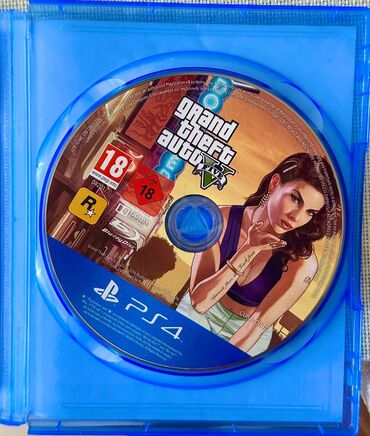 Salam 2 oyun ciziqsiz az işlenib.Gta 5 diski premium editiondu.real