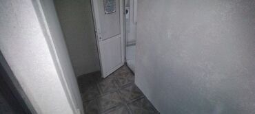 сдам частный дом без посредников рядом просп жибек жолу бишкек: 25 м², 1 комната, Забор, огорожен, Подвал, погреб