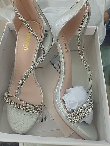 clarks srbija: Podpuno nove sandale prelepe cena 1100 din — 2