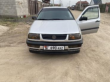 Volkswagen Vento: 1992 г., 1.8 л, Механика, Бензин, Седан