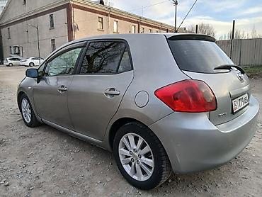 Toyota: Toyota Auris: 2008 г., 2 л, Механика, Дизель, Хэтчбэк — 2
