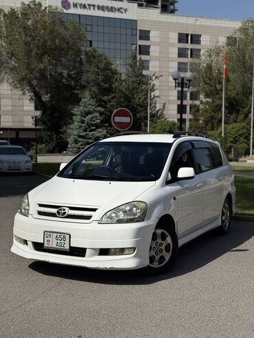 Toyota: Toyota Ipsum: 2003 г., 2.4 л, Автомат, Газ, Минивэн