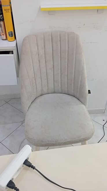 laminat topdan satis: İki eded stul bir yerde 50manata satılır.Yaxşı veziyyetde.Ünvan