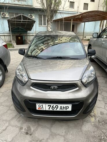 срочно в связи с переездом: Хэтчбек Kia Morning, представленный в сером цвете, обладает