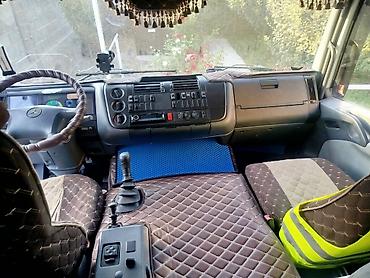 Грузовики: Грузовик, Mercedes-Benz — 8