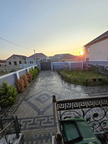 Həyət evləri və villaların satışı: 🏡 **Yeni Ramana ərazisində şəxsi tikili, geniş həyətli ev satılır!** — 3