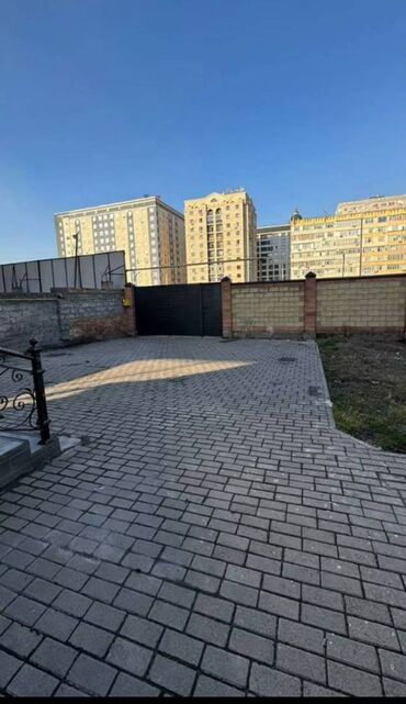 Долгосрочная аренда домов: 330 м², 6 комнат, Утепленный, Евроремонт, Парковка