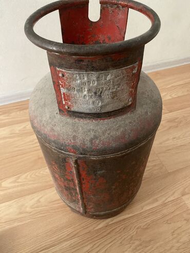 углекислотный балон: Продаю газовый баллон (50 л) Состояние: б/у, прочный корпус, без