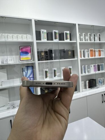 Apple iPhone: IPhone 16 Pro, 256 GB, Natural Titanium, Face ID — 3