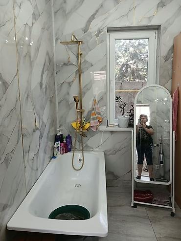 продаю дом в новониколаевке: Сдаю дом 🏠 в Ново-покровке . Три большие комнаты, кухня, ванна — 3