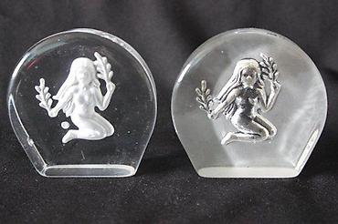 Figure: STARA FIGURA DEVOJKE, LIVENO PESKARENO STAKLO, RETKO | Stara figura — 1