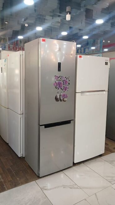 dondurmalar: 2 qapılı Indesit Soyuducu Satılır, rəng - Gümüşü