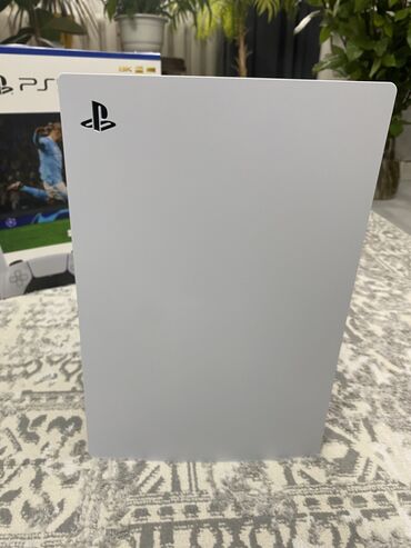 playstation 5 pro цена в бишкеке: Продаю Sony PS5, год выпуска 2024, полный комплект, играли один раз в