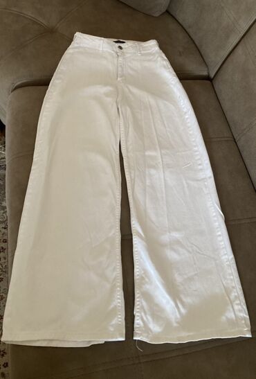 винтажные женские джинсы: Ağ rəngli geniş kəsimli şalvar - Model: wide-leg/flare siluet, rahat