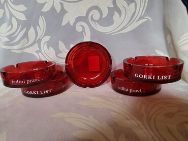 Ostali kućni dekor: Pepeljara, bоја - Crvena, Novo na lalafo.rs — 1 Ostali kućni dekor: Pepeljara, bоја - Crvena, Novo — 1