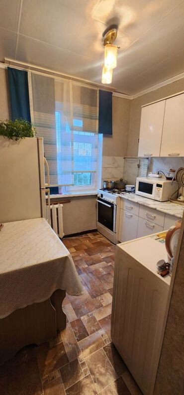 Продажа квартир: 3 комнаты, 58 м², 104 серия, 4 этаж, Косметический ремонт