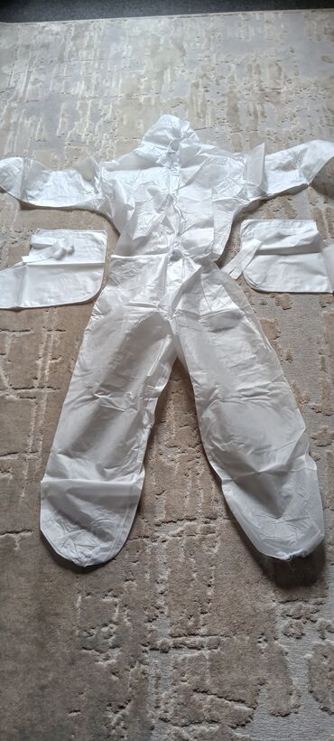 медицинский халат бишкек: Сиз-костюмы медицинские, одноразовые с бахилами. Применяются в