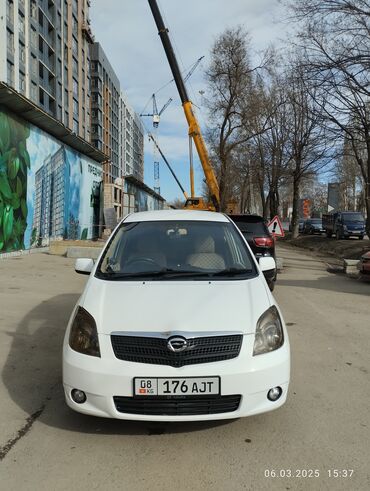 Toyota: Toyota Corolla: 2003 г., 1.5 л, Автомат, Бензин, Минивэн