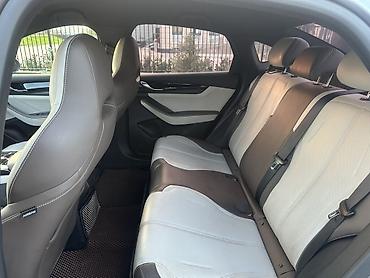 aion v plus: BYD Qin: 2023 г., 1.5 л, Гибрид, Седан — 9