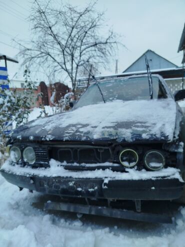 BMW: BMW 5 series: 1989 г., 2 л, Механика, Бензин, Седан