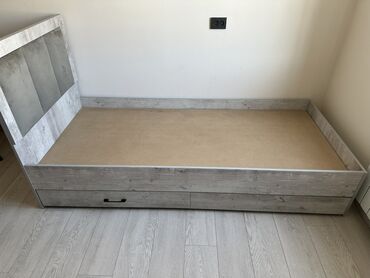 доски для рисования для детей: Односпальная кровать-диван с мягким изголовьем и выдвижными ящиками