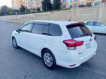 tesla model s: Toyota Corolla: 1.5 l | 2019 il Universal — 4