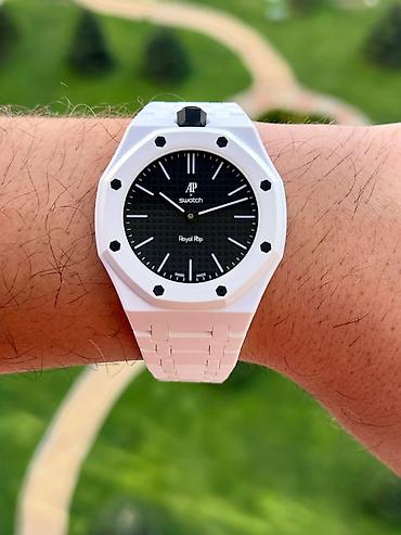 фирменные красовки: Часы Swatch x AP Royal Pop (белые) - Кварцевые наручные часы в — 2
