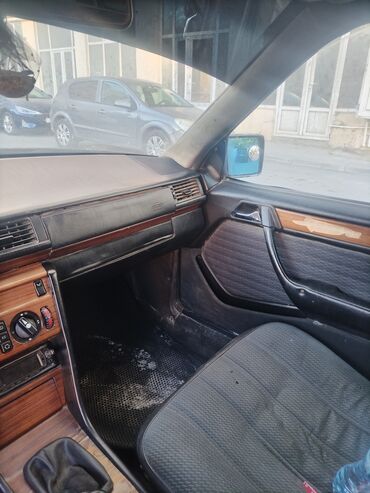 Mercedes-Benz: Mercedes-Benz 250: 2.5 l | 1993 il -da lalafo.az — 10 Mercedes-Benz: Mercedes-Benz 250: 2.5 l | 1993 il — 10