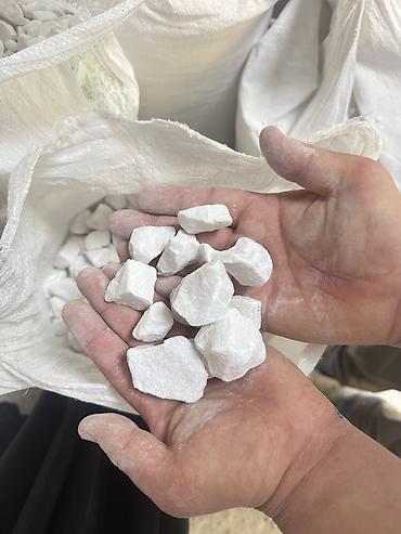 Мраморная крошка: Мраморная крошка, Белый, Ландшафтная, В тоннах — 6