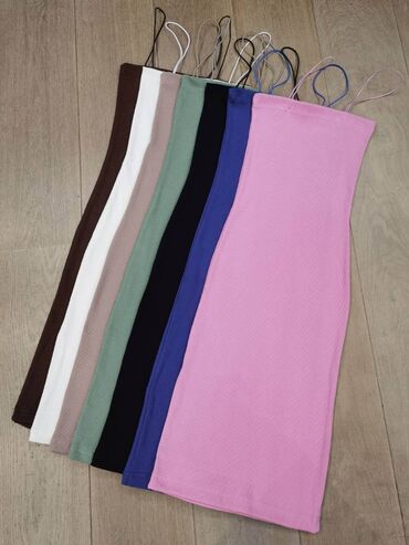 Haljine: 2 kom 2000 na lalafo.rs — 8 Haljine: 2 kom 2000 — 8