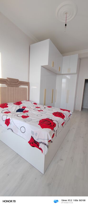 Sifarişlə digər ev mebeli: Mənzilin daxili dizaynı və mebel dəsti - Geniş giriş hissəsi üçün — 10