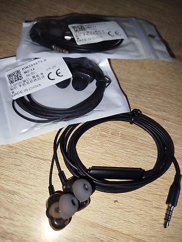 marshall major v: Naqilli/simli qulaqlıq – 3.5 mm AUX Tip: qulaq içi (in‑ear), ikili — 4