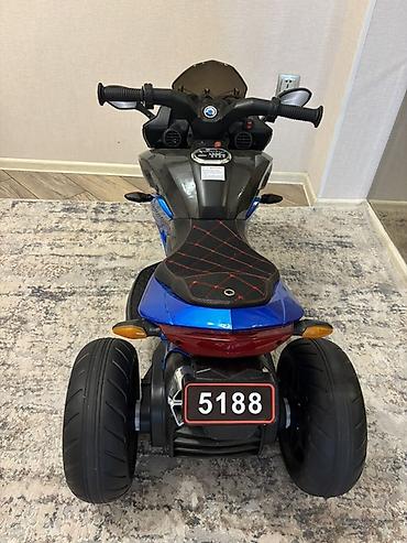 oyuncaq fiqur: Uşaq elektrik motosikleti – 3 təkərli, mavi rəng Xüsusiyyətlər — 3