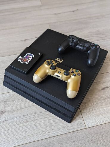 sony playstation 4 pro купить: PS4 Pro 1tb + 2 геймпада. В хорошем состоянии! Оба геймпада матовые