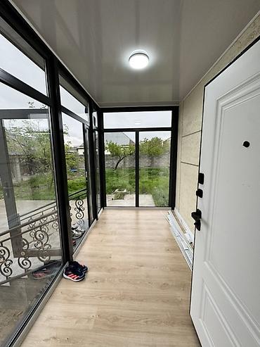 Продажа коттеджей и домов: 🏡 Срочная продажа 2-этажного дома в ж/м Ак-Орго, Бишкек! ✨ 177 м² | 5 — 3