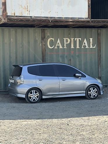 highlander 2020: Honda Fit: 2005 г., 1.3 л, Механика, Бензин, Хэтчбэк — 4