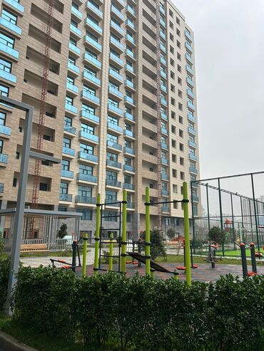 nizami metrosu satilan evler: 28 May, 2 otaqlı, Yeni tikili, m. 28 may, 75 kv. m