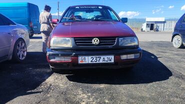 продаю мерседес 210: Volkswagen Vento: 1993 г., 1.8 л, Механика, Бензин, Седан