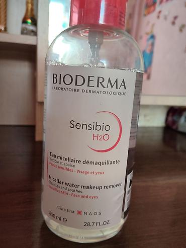 Bioderma Sensibio H2O — мицеллярная вода для снятия макияжа и очищения