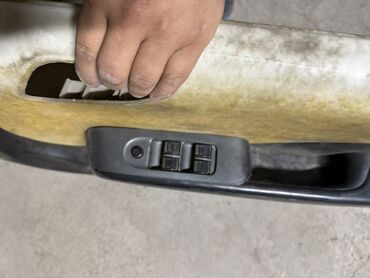 наклейка на авто бишкек: Дверная карта 2004 г., Б/у, Япония