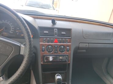 turbo az pasat: Mercedes-Benz C 230: 2.3 l | 1999 il Sedan