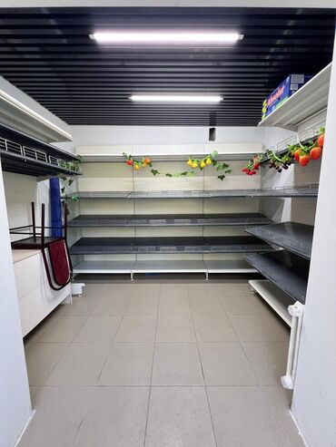 центральная мечеть: Сдаю Магазин, В жилом доме, 15 м² Действующий, С оборудованием, С ремонтом, Вода, Канализация, Отопление, Отдельный вход, 1 линия, Участок