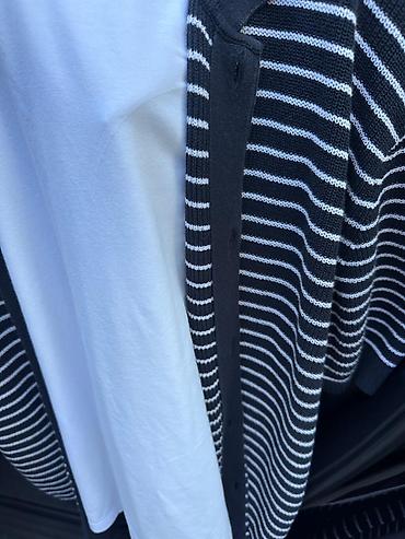usta geyimi: Massimo Dutti kişi geyim dəsti - Ağ t‑shirt: Yumşaq trikotaj parça — 3