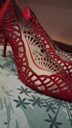 купить обувь бишкек: Продаю невероятно эффектные красные Продаю невероятно эффектные