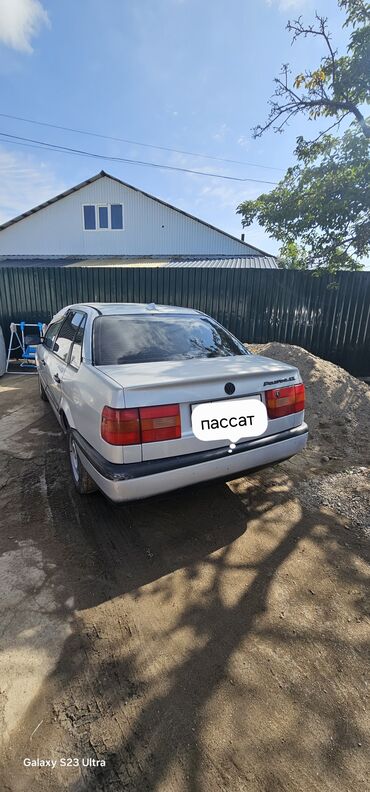 полики для авто бишкек цена: Volkswagen Passat: 1991 г., 2 л, Механика, Бензин, Седан